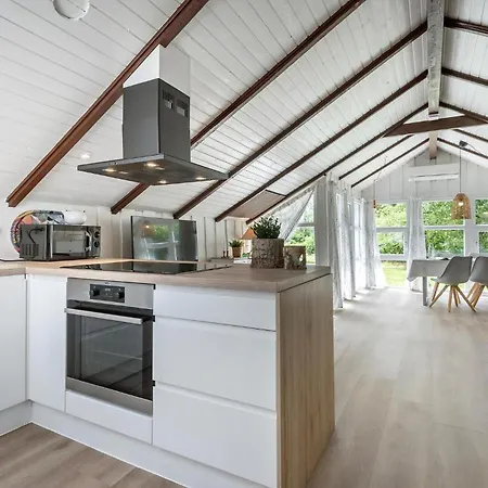 3 Bedroom Awesome In 別荘 *