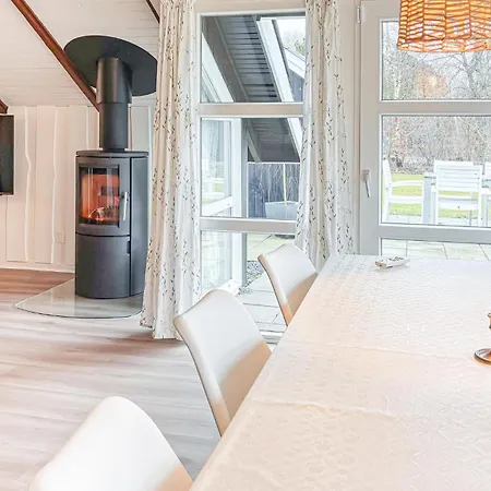 3 Bedroom Awesome In Casa vacanze *